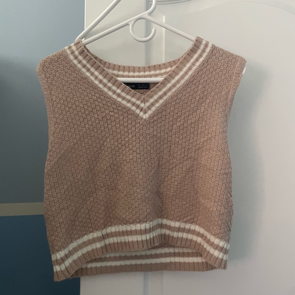 SHEIN Cream V-Neck Sweater Vest